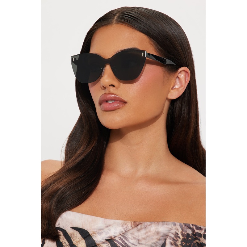 Wild Eye Cat Eye Sunglasses – Black
