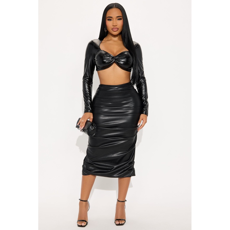 Don’t Be Jaded Ruched Faux Leather Midi Skirt – Black