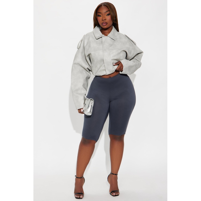 Feeling Cheeky Mid Rise Ruched Butt Capri Legging 14 – Charcoal