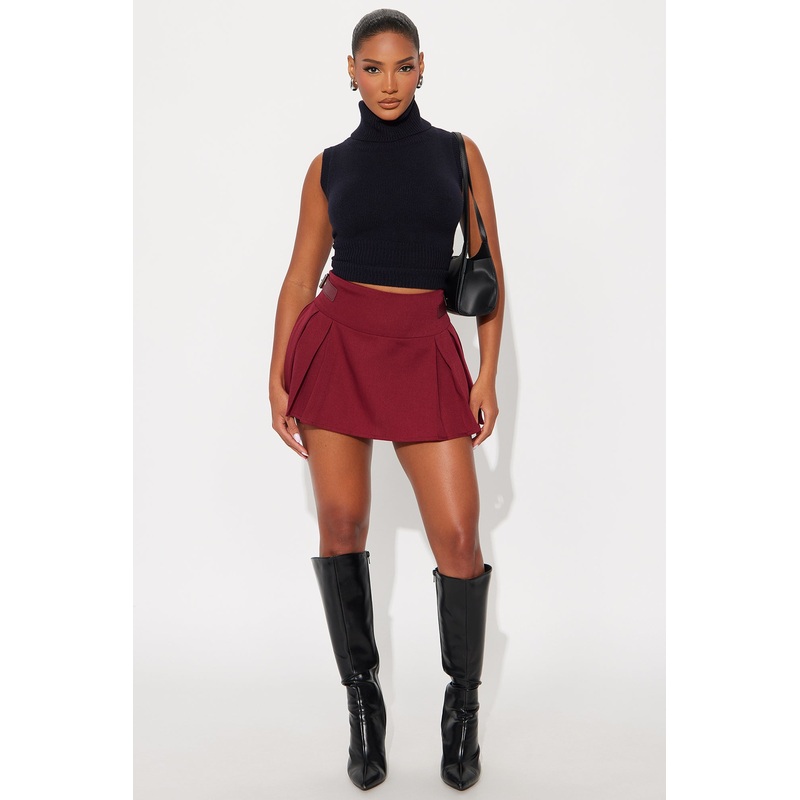 Dana Pleated Mini Skirt – Burgundy