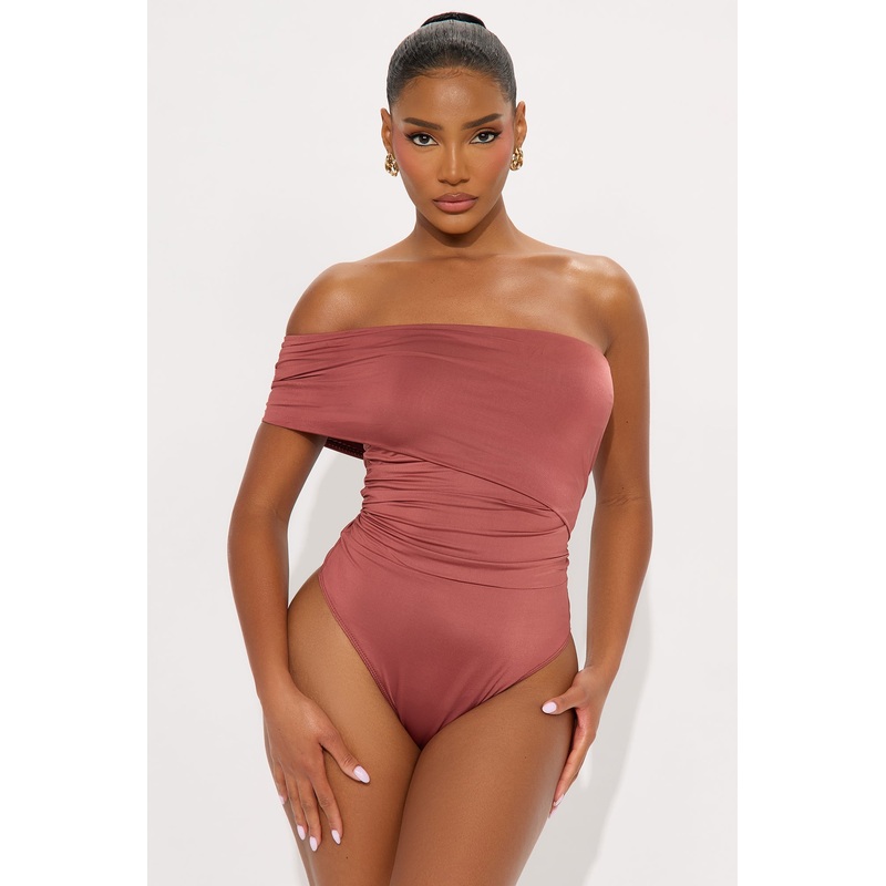 Reese Off Shoulder Ruched Bodysuit – Marsala