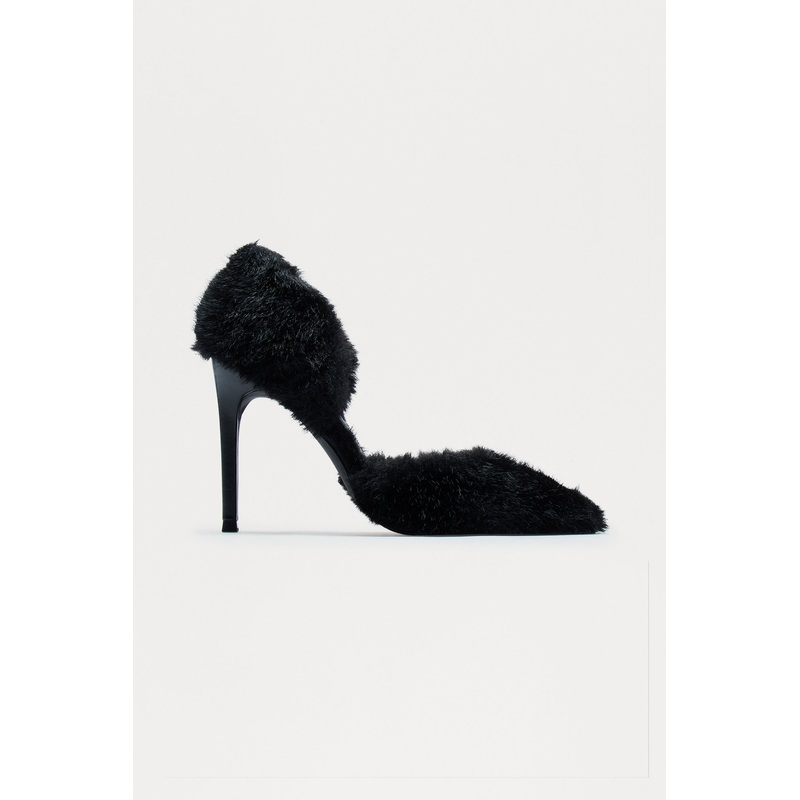 Caribou Faux Fur Pumps – Black