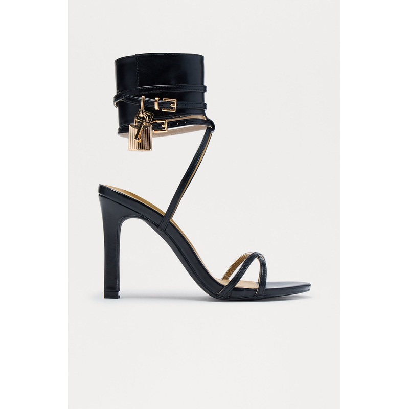 Irene Hardware Lock Heels – Black