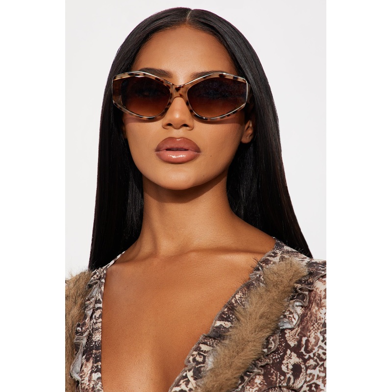 Window Shopping Square Sunglasses – Tortoise