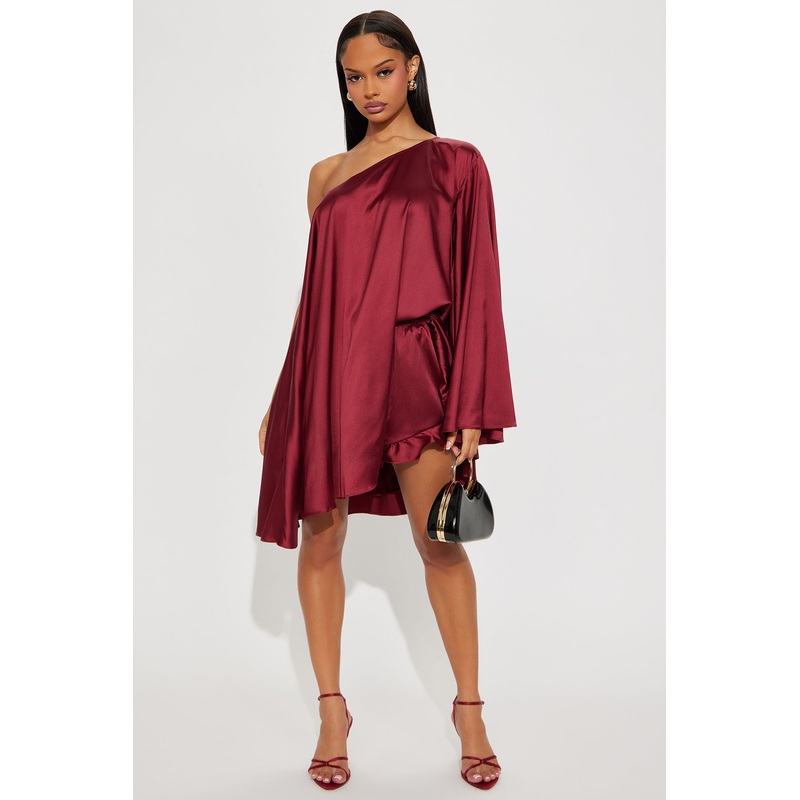 Mariana Satin One Shoulder Draped Short Set – Wine