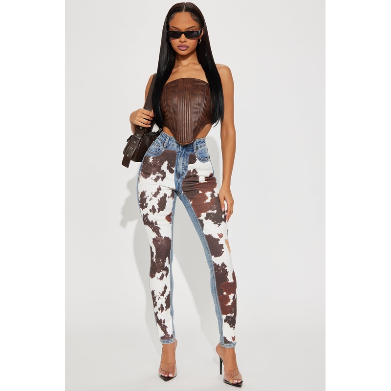 Spotted In Town Animal Print Skinny Jeans – Medium Wash