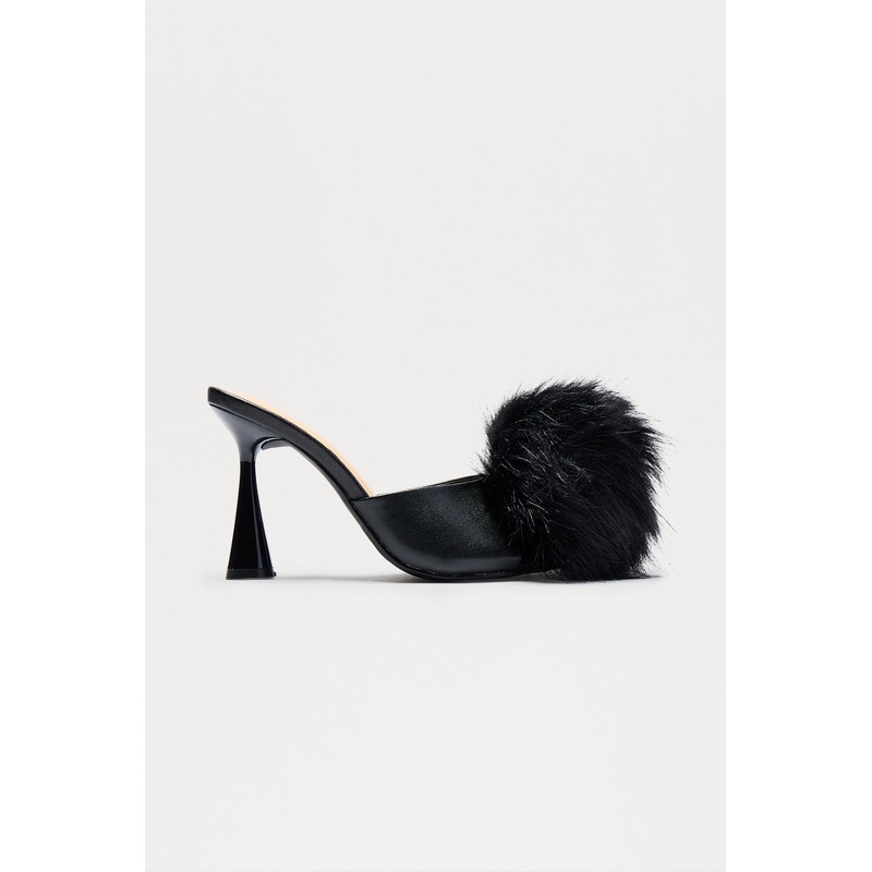 Hosier Faux Fur Pumps – Black