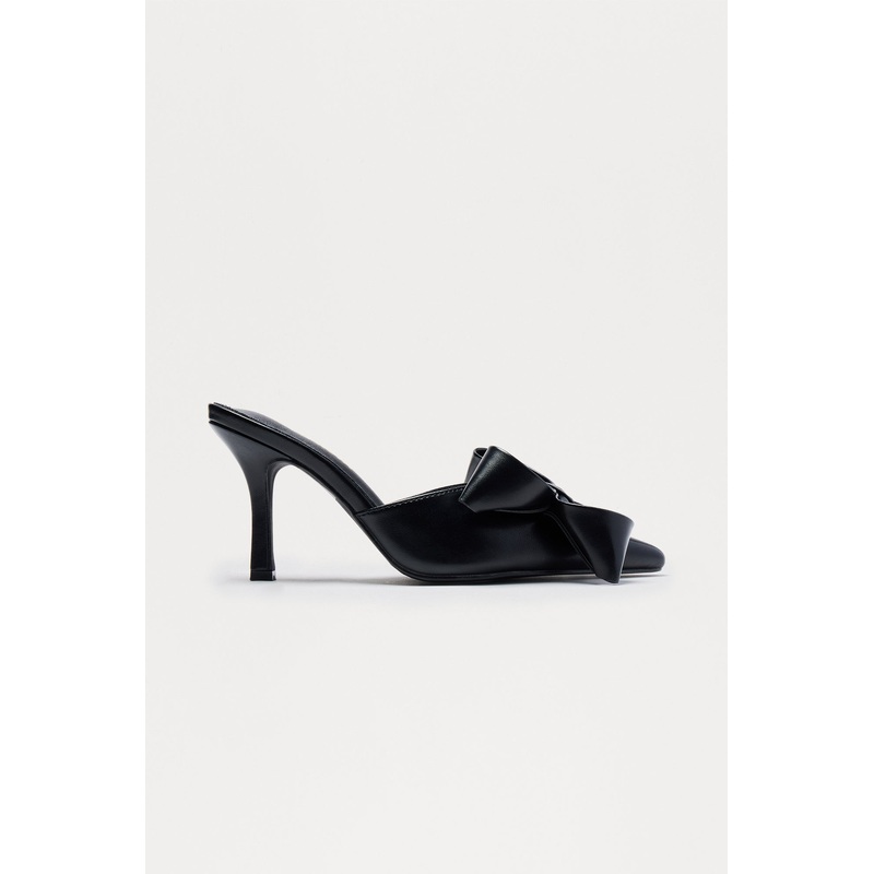Shia Bow Pumps – Black