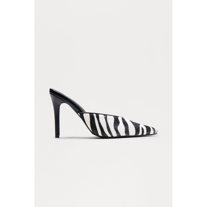 Rasario Stiletto Pumps – Black/White