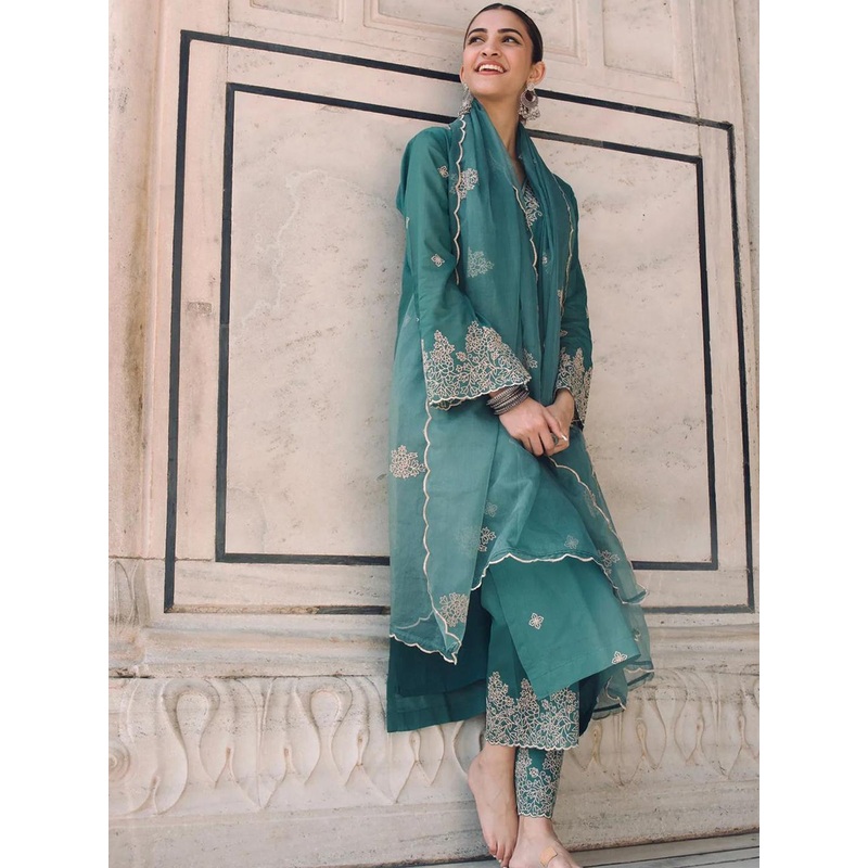 DIVASTRI Floral Embroidered Straight Kurta With Trouser & Dupatta
