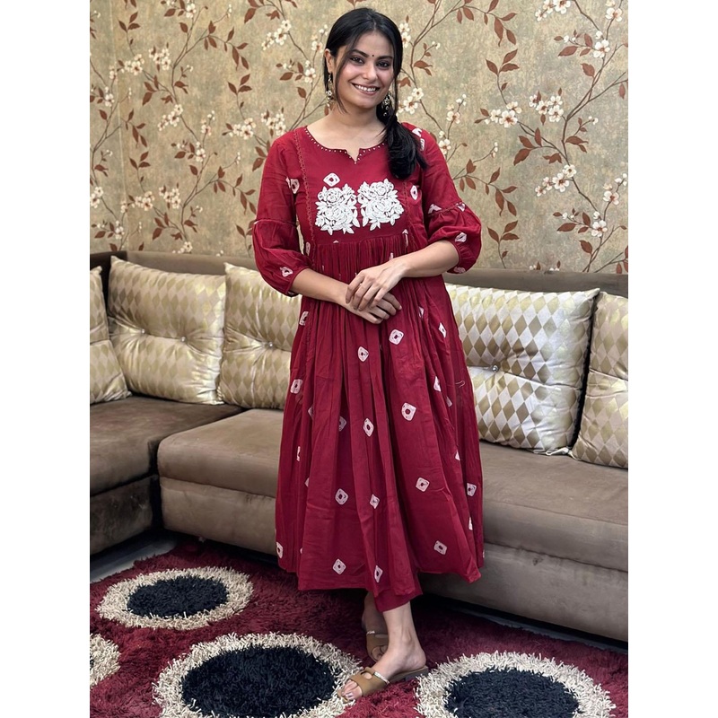 GoSriKi Bandhani Printed Thread Work Puffed Sleeves A-Line Kurta With Trousers