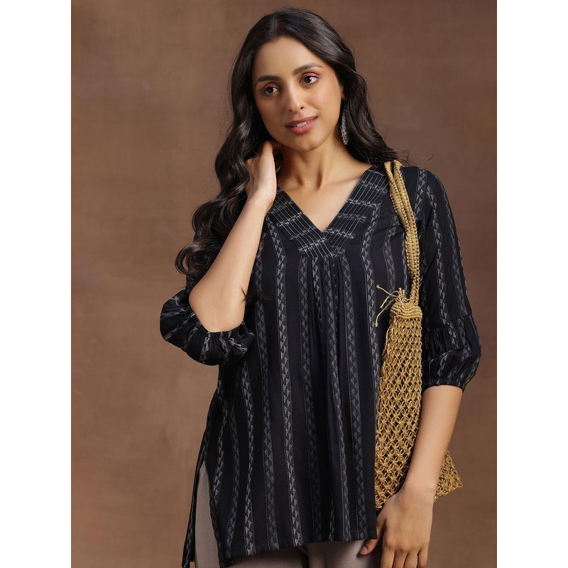 Libas Geometric Woven Design Pleated Straight Kurti With Zari Detail Neck