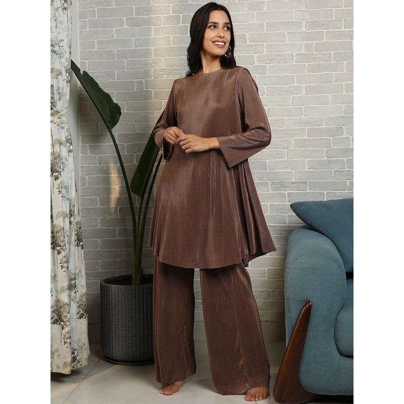 QISSA Women Solid Pleated Kurta with Trousers