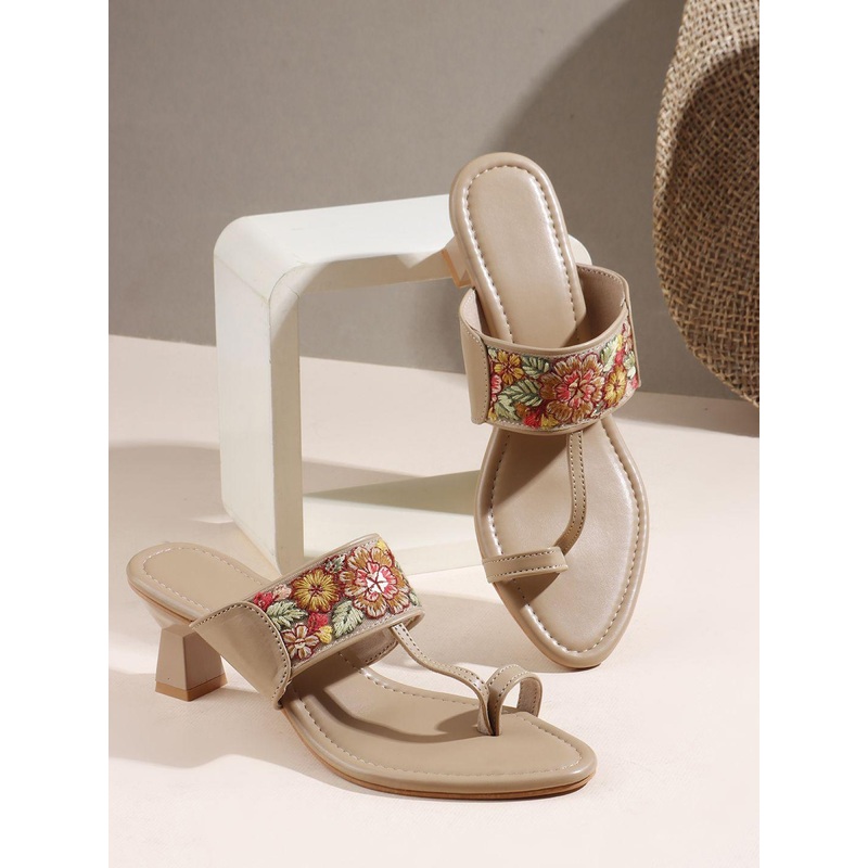 AVIVASTYLE Women Block Sandals