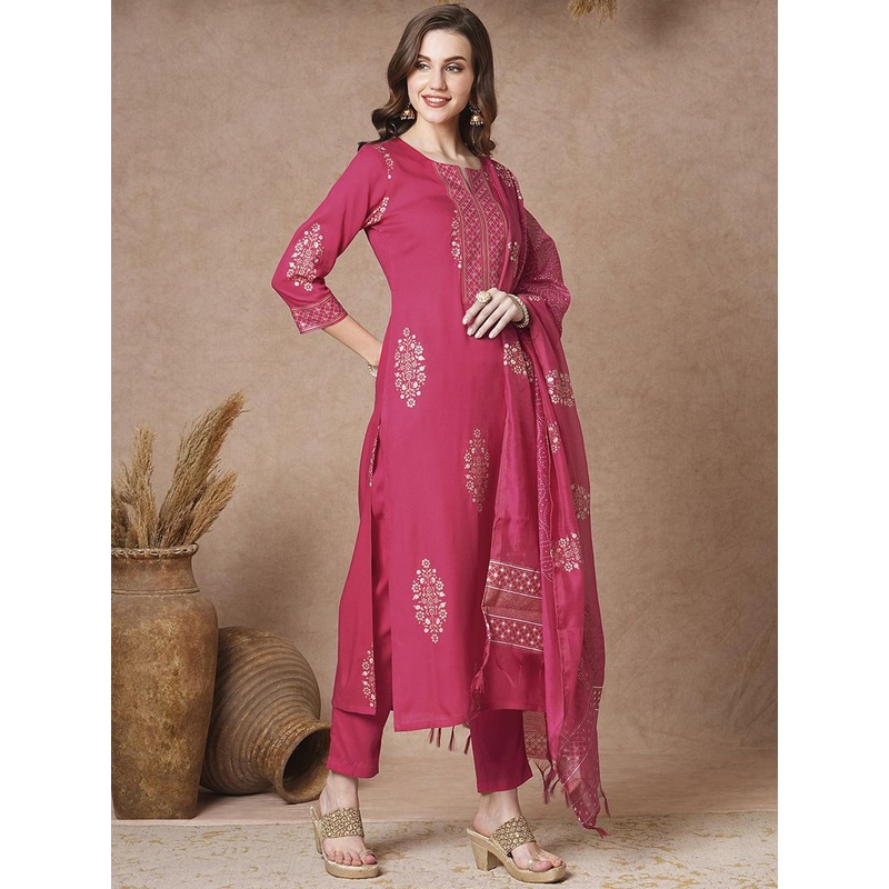 GoSriKi Floral Printed Notch Neck Straight Kurta With Trousers And Dupatta