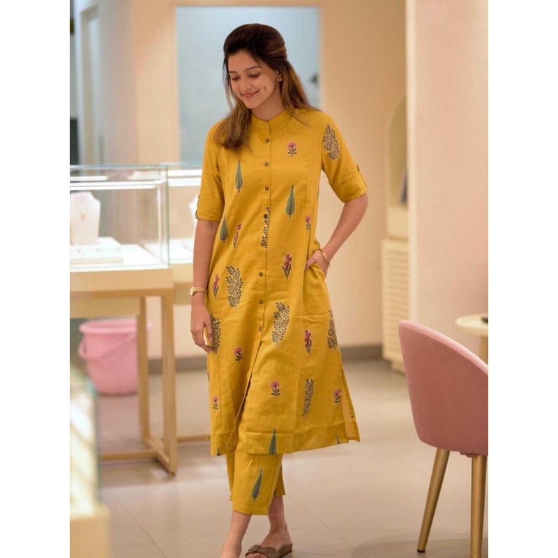 GoSriKi Floral Printed Straight Kurta With Trouser