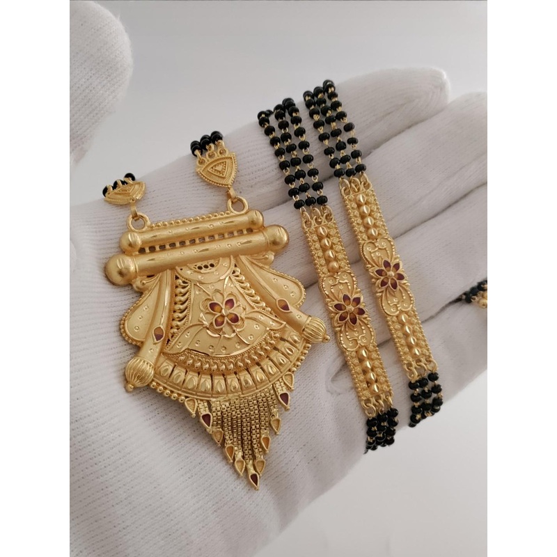 niva fashion Gold-Plated Brass Artificial Stones & Beads Mangalsutra