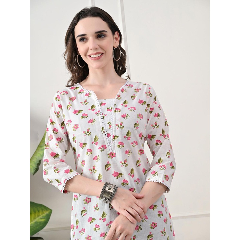 Vaimiya Women Floral Printed Square Neck Pure Cotton Kurti