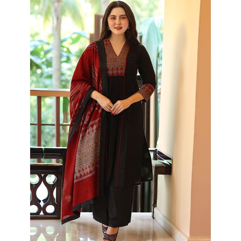 Aaghnya Women Ethnic Motifs Yoke Design Empire Thread Work Kurta with Palazzos & With Dupatta