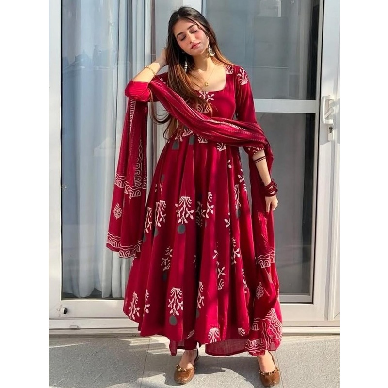 Aaghnya Women Printed Regular Kurta with Palazzos & Dupatta