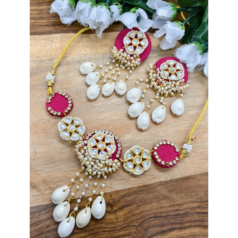eeooaa Pink & Gold-Toned Beaded Shell Necklace Set