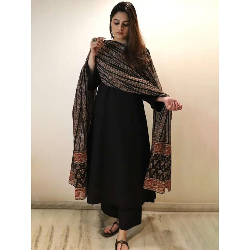 GoSriKi Women Regular Kurta with Palazzos & With Dupatta
