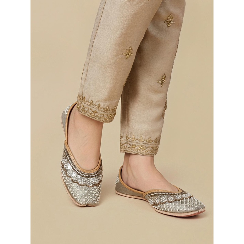 House of Pataudi Women Beads & Sequin Embellished Mojaris