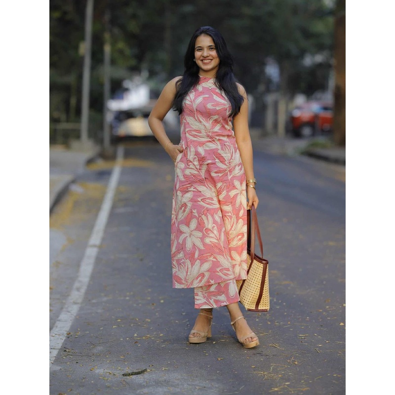 GoSriKi Floral Printed Straight Kurta With Palazzos