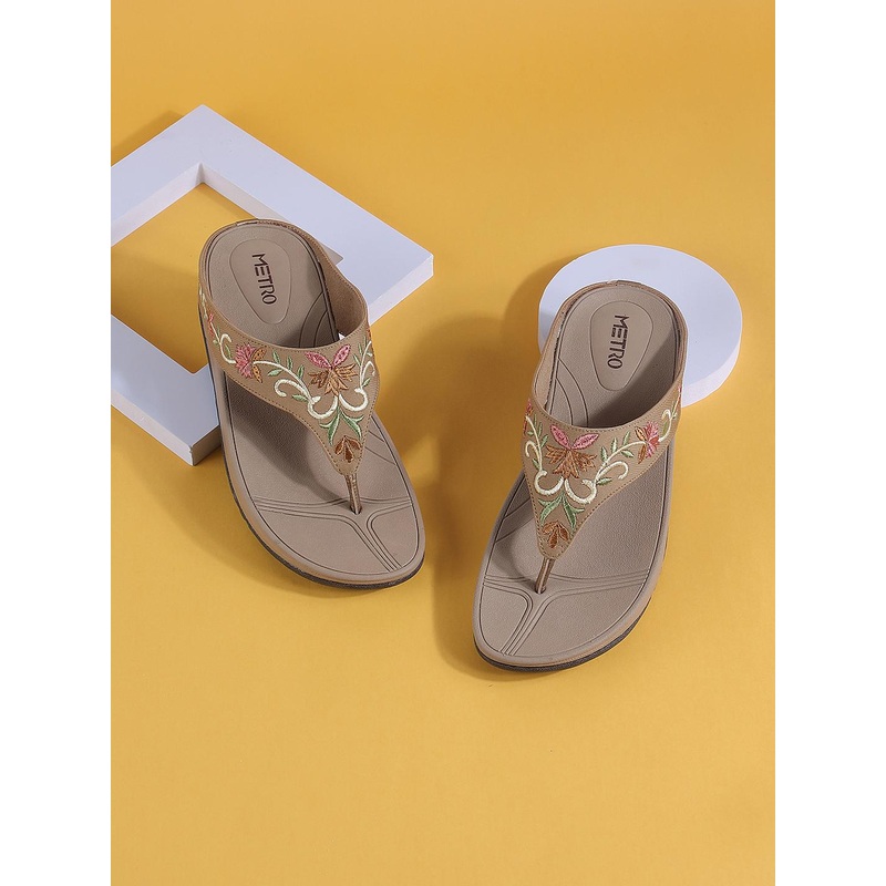 Metro Embroidered Flatform Heels