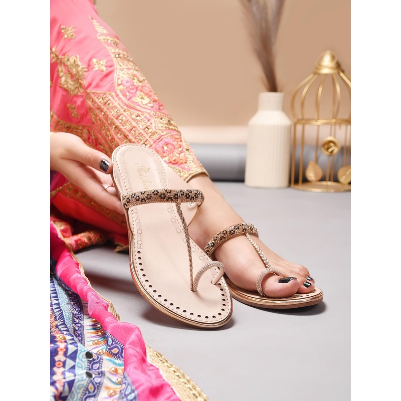 Padchin Women Embellished Ethnic One Toe Flats with Embroidered