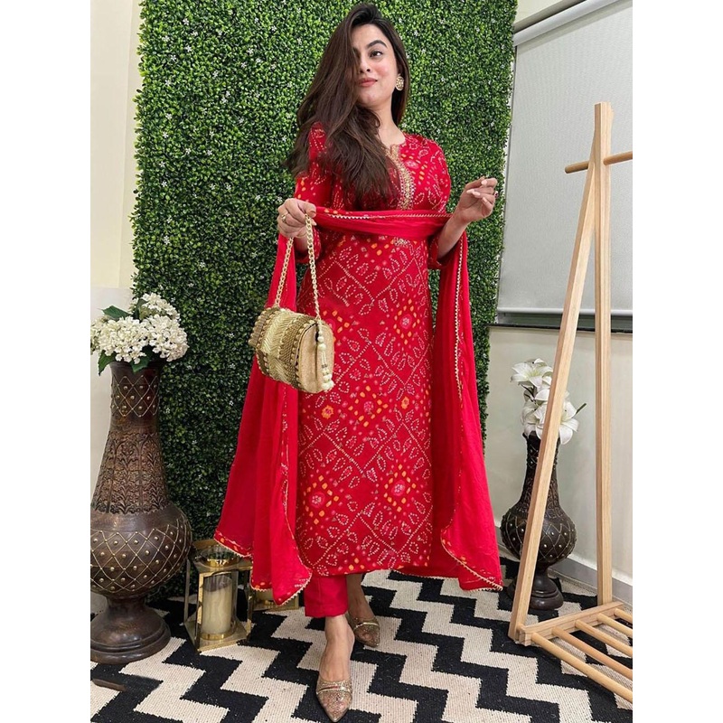 GoSriKi Women Regular Kurta with Trousers & Dupatta