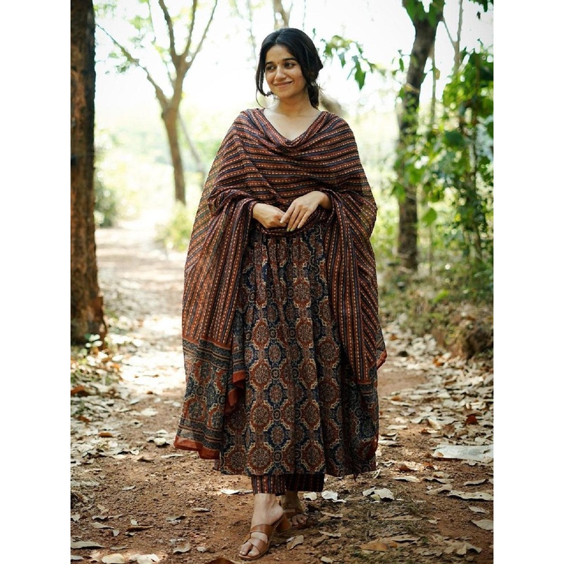 KALINI Ethnic Motifs Embroidered Thread Work Anarkali Kurta with Trousers & Dupatta