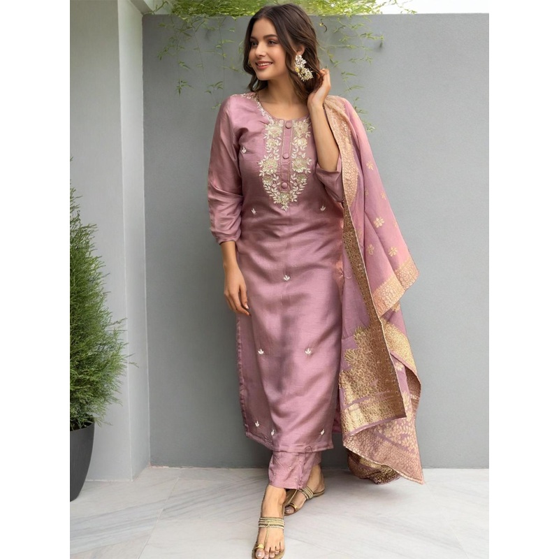 SZN Women Pink Chanderi Silk Kurta Sets