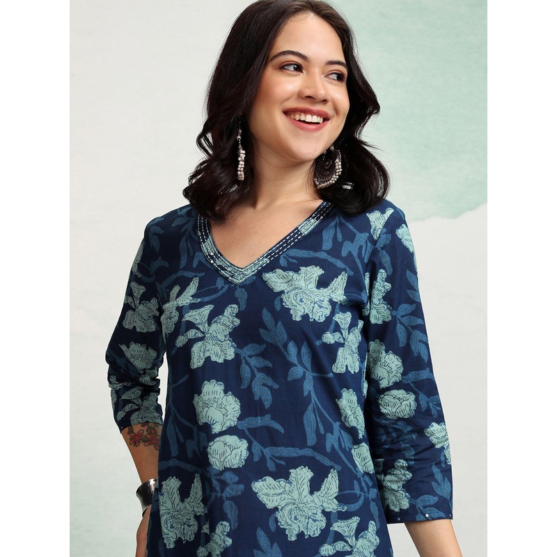 Vishudh Floral Printed V-Neck Cotton Straight Kurta