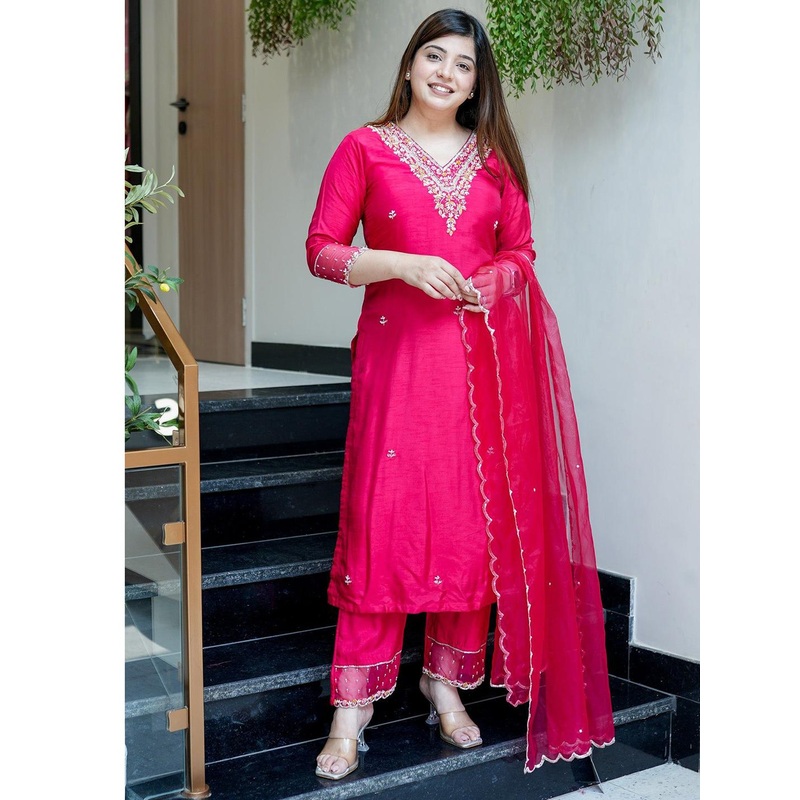 CREEPER Women Ethnic Motifs Printed Kurta with Trousers & Dupatta