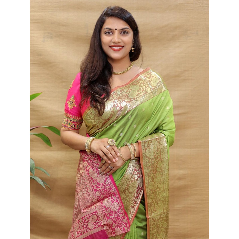 Royal Rajgharana Saree Woven Design Zari Banarasi Sarees