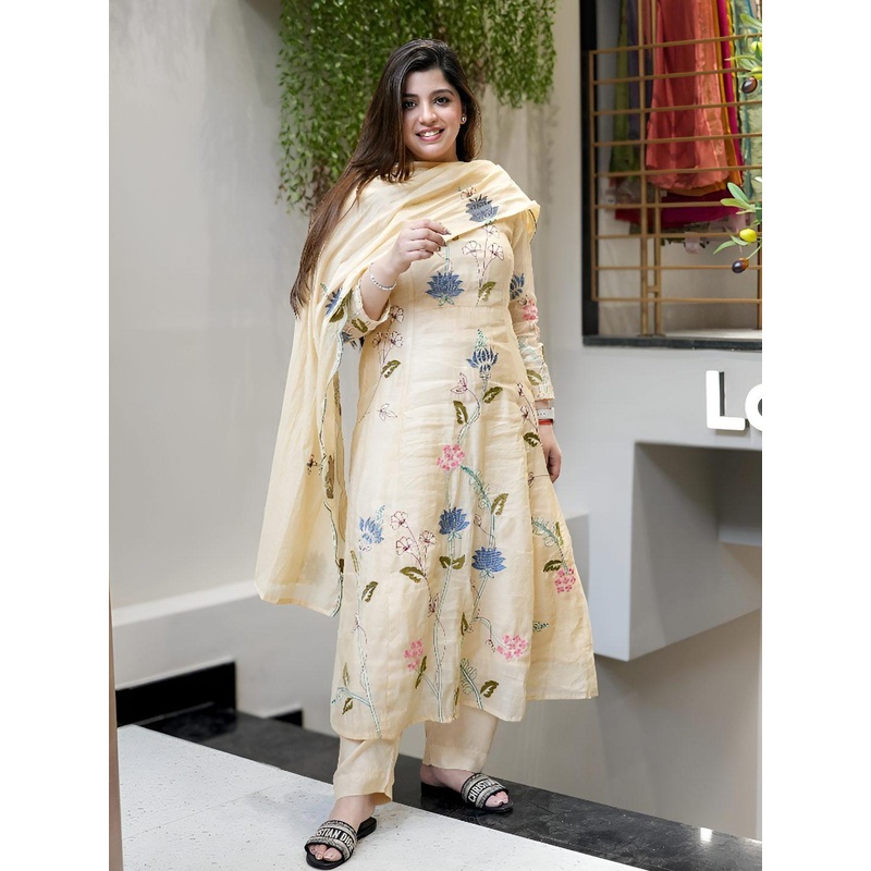 TWINS LADY Floral Embroidered Round Neck Thread Work Straight Kurta With Trouser & Dupatta