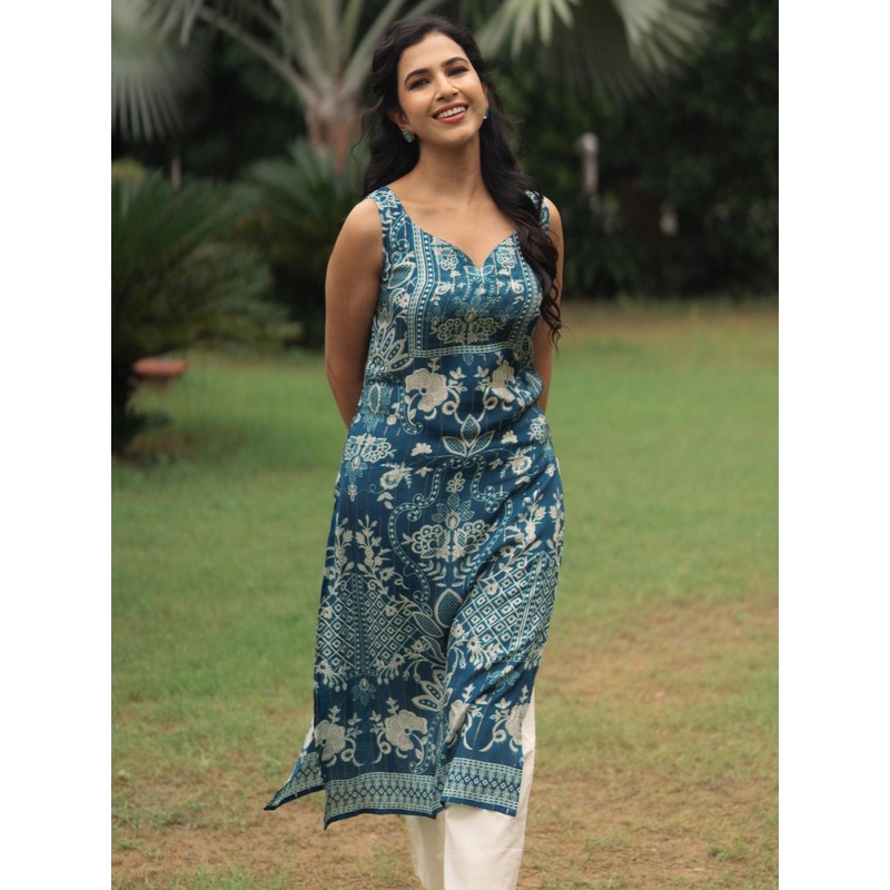 anayna Floral Printed Sweetheart Neck Straight Kurta With Trousers