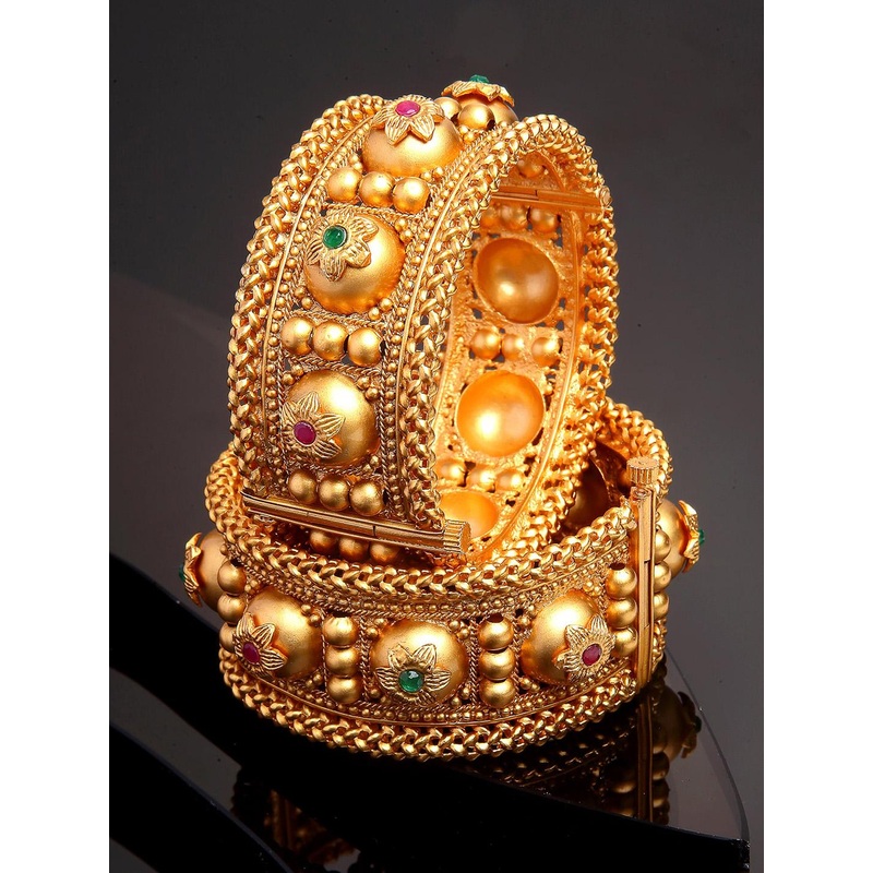 KARATCART Women Set Of 2 Gold-Plated & Green Kundan Studded Jadau Bangles