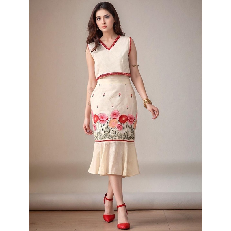 Sangria Women Floral Embroidered Pure Cotton Laced Crop Top & Mermaid Skirt Co-Ord Set