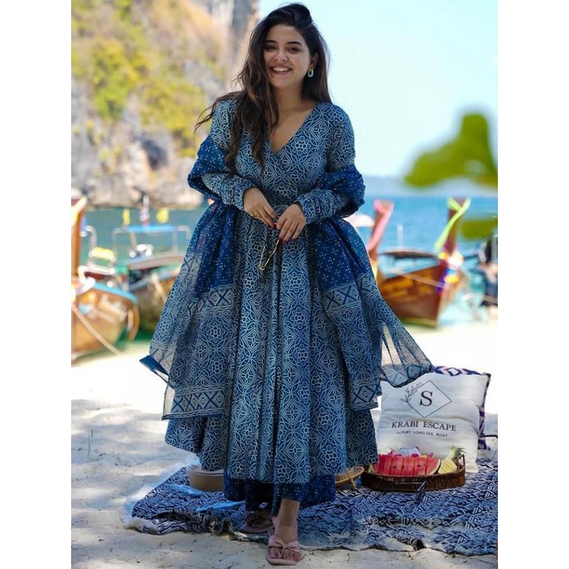 ARADHNA Women Bandhani Printed Regular Kurta with Palazzos & Dupatta