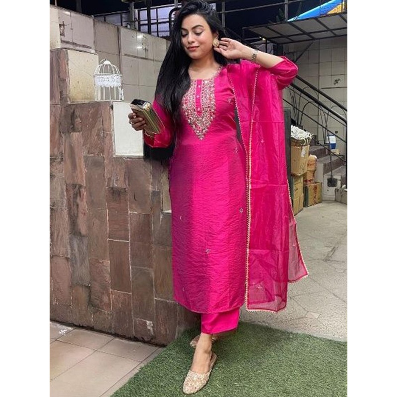 TWINS LADY Women Ethnic Motifs Embroidered Mirror Work Kurta with Trousers & With Dupatta