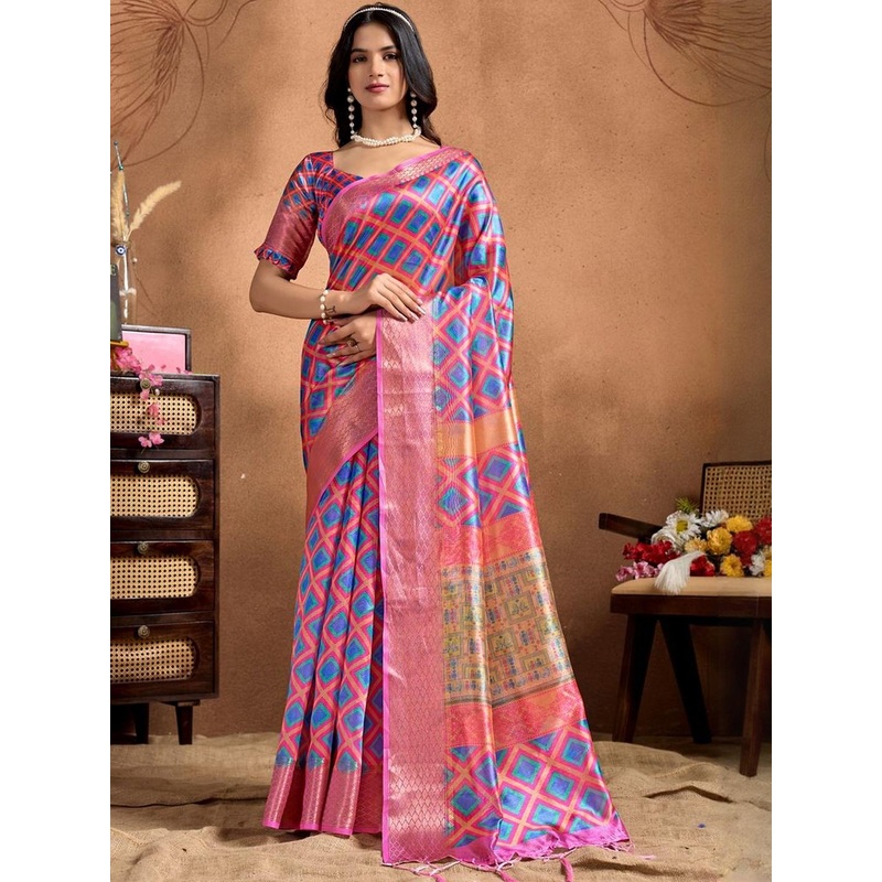 PRISHA FASHION Geometric Printed Saree & Printed Pallu