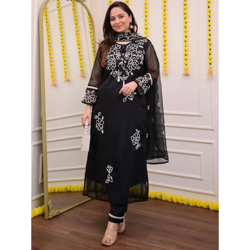 Shriyangan Women Floral Embroidered Kurta with Trousers & Dupatta