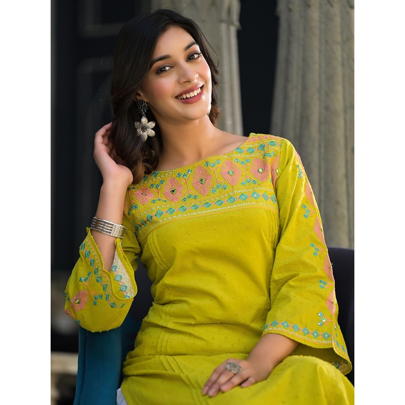 Varanga Women Floral Thread Embroidered Yoke Design Straight Kurta