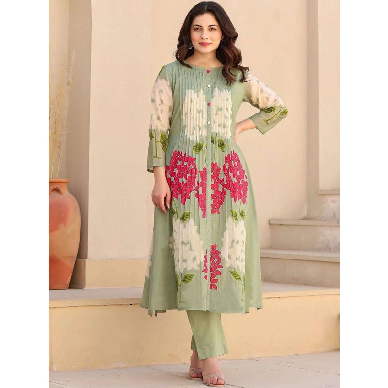 Aaghnya Women Floral Printed Pleated Kurta with Trousers