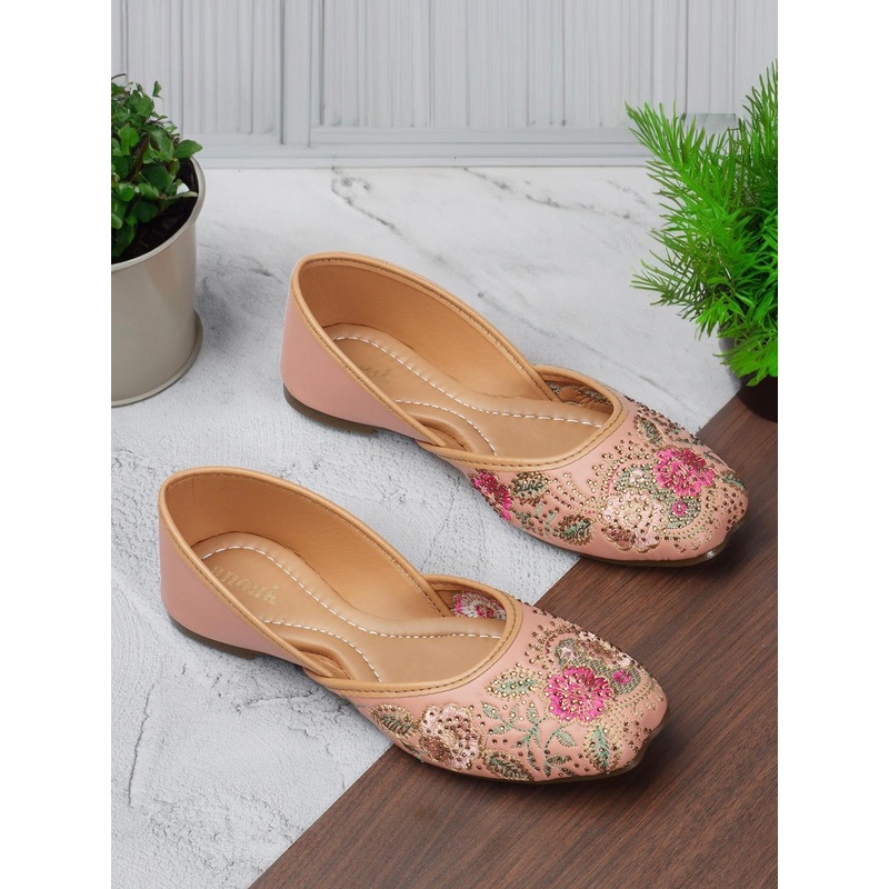 Anouk Embroidered Mojaris