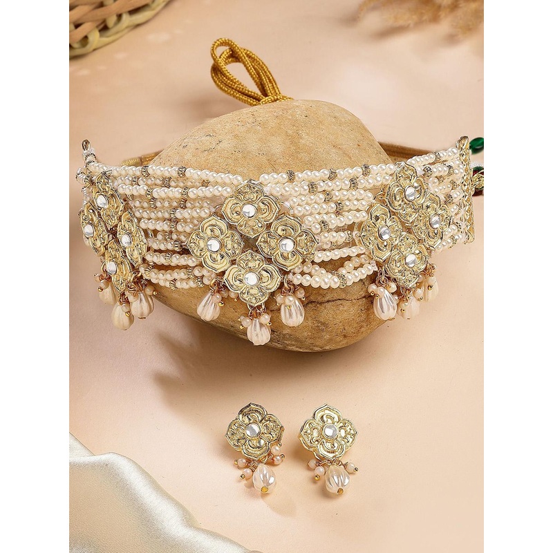 KARATCART Women Gold Plated Kundan Studded & Artificial Beaded Floral Choker Jewellery Set