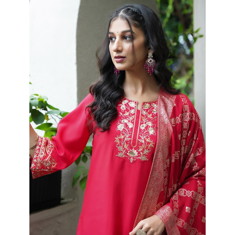 SANISA Women Floral Embroidered Regular Sequinned Kurta with Trousers & With Dupatta