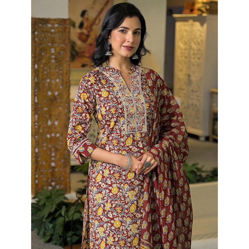 SKYLEE Floral Printed Mandarin Collar Thread Work Straight Kurta & Trousers With Dupatta